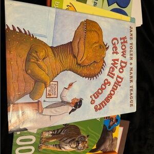 🐾 Children’s Storybook Bundle – Animal & Dinosaur Books (8 Titles)